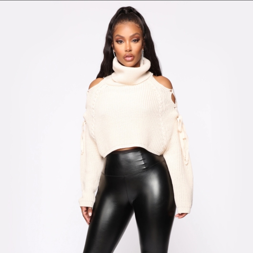 Fashion Nova Sweater, Size XS.